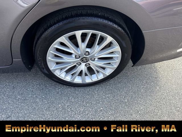 Used 2020 Toyota Camry XLE w/ Sunroof Package image 12