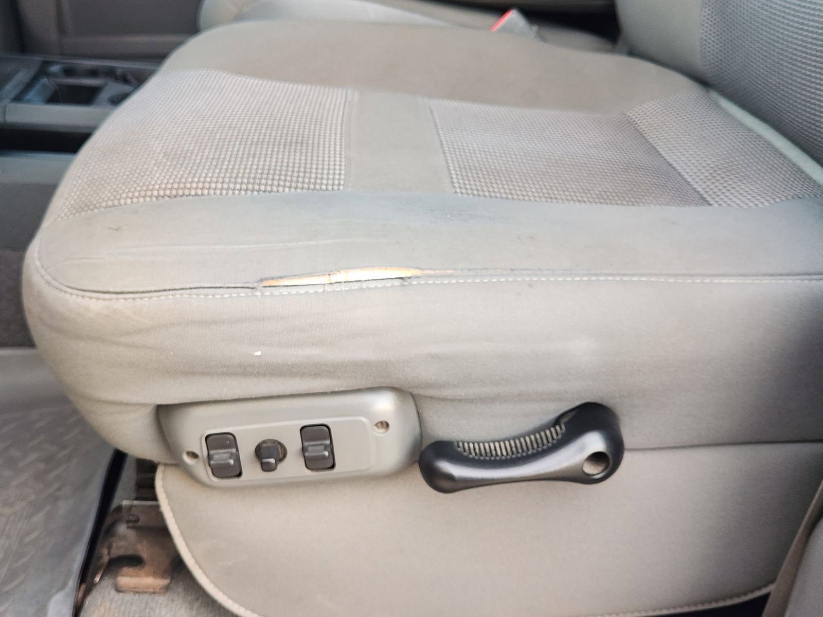 Used 2006 Dodge Ram 2500 Truck SLT image 26