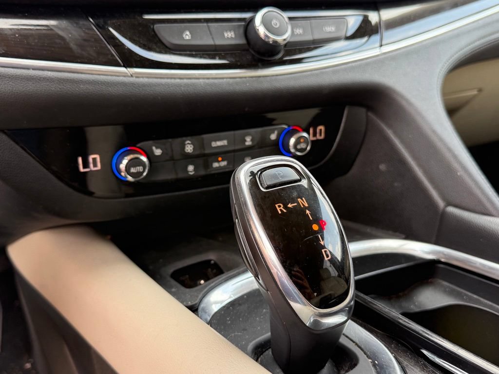 Used 2019 Buick Enclave Essence FWD image 21