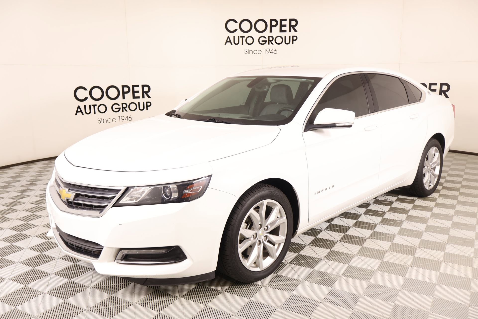 Used 2019 Chevrolet Impala LT w/ LT Convenience Package FWD image 10