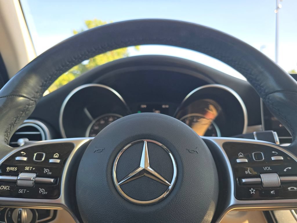 Used 2020 Mercedes-Benz GLC 300 4MATIC image 28