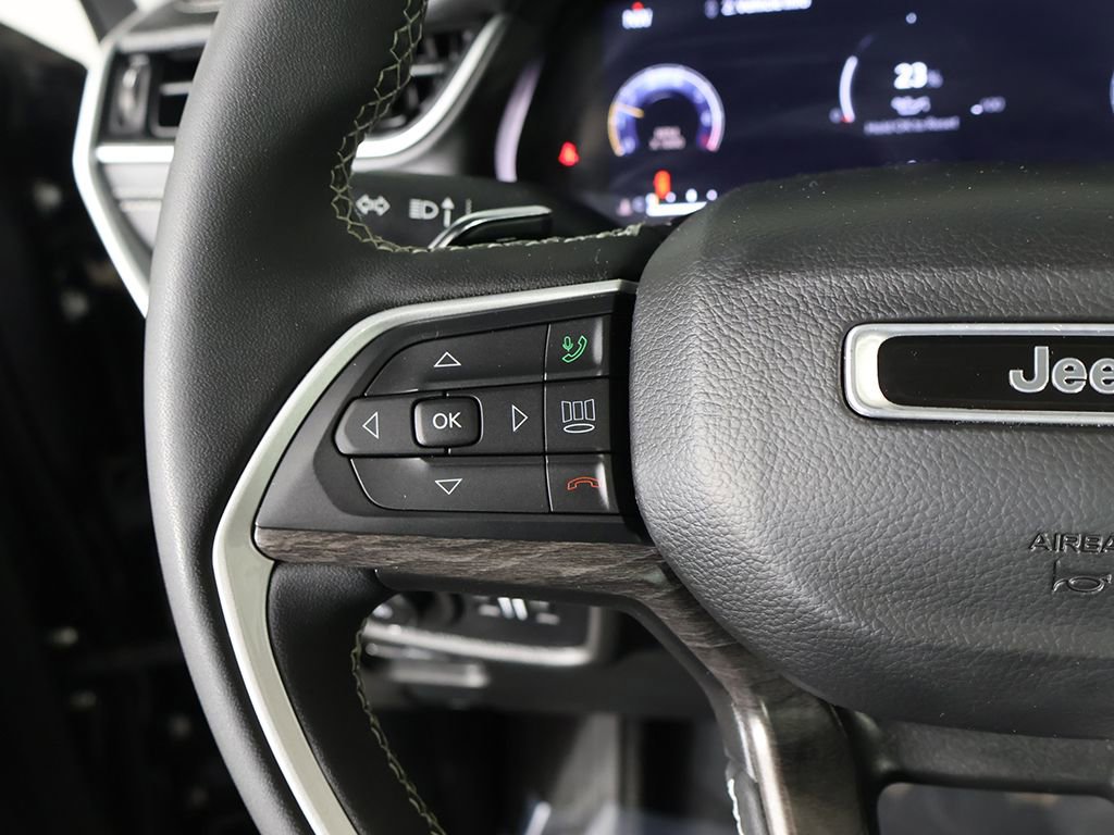 Used 2023 Jeep Grand Cherokee Limited image 42