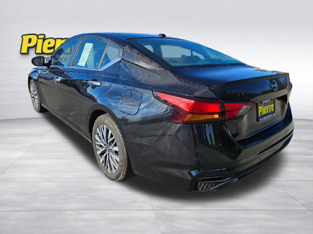 Used 2025 Nissan Altima 2.5 SV FWD image 3