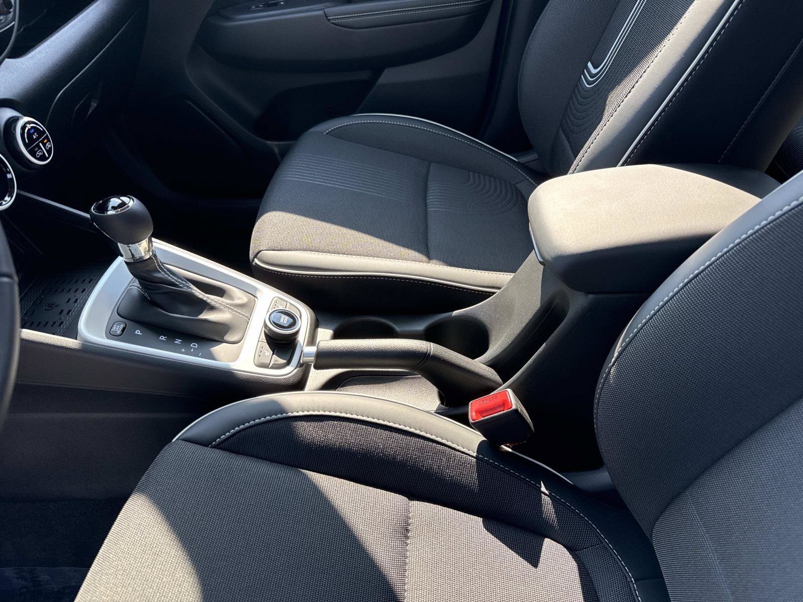 Certified 2025 Hyundai Venue Limited FWD image 16