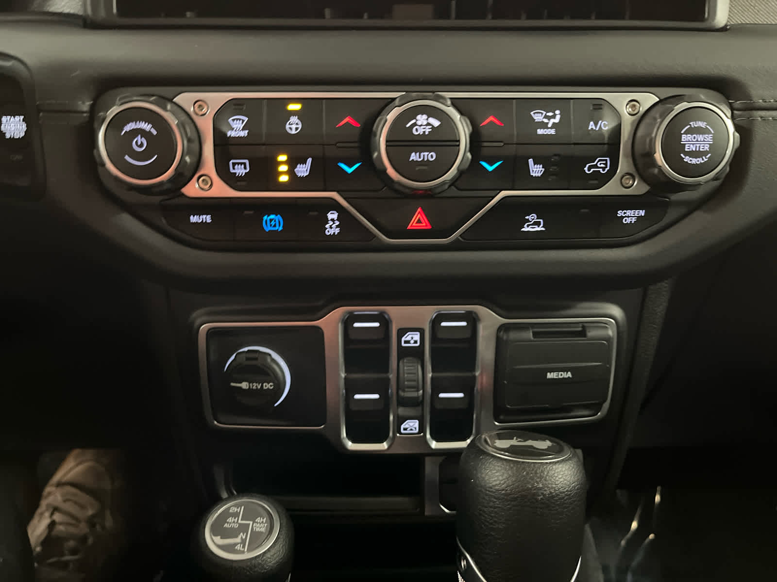 Used 2025 Jeep Wrangler Backcountry image 24