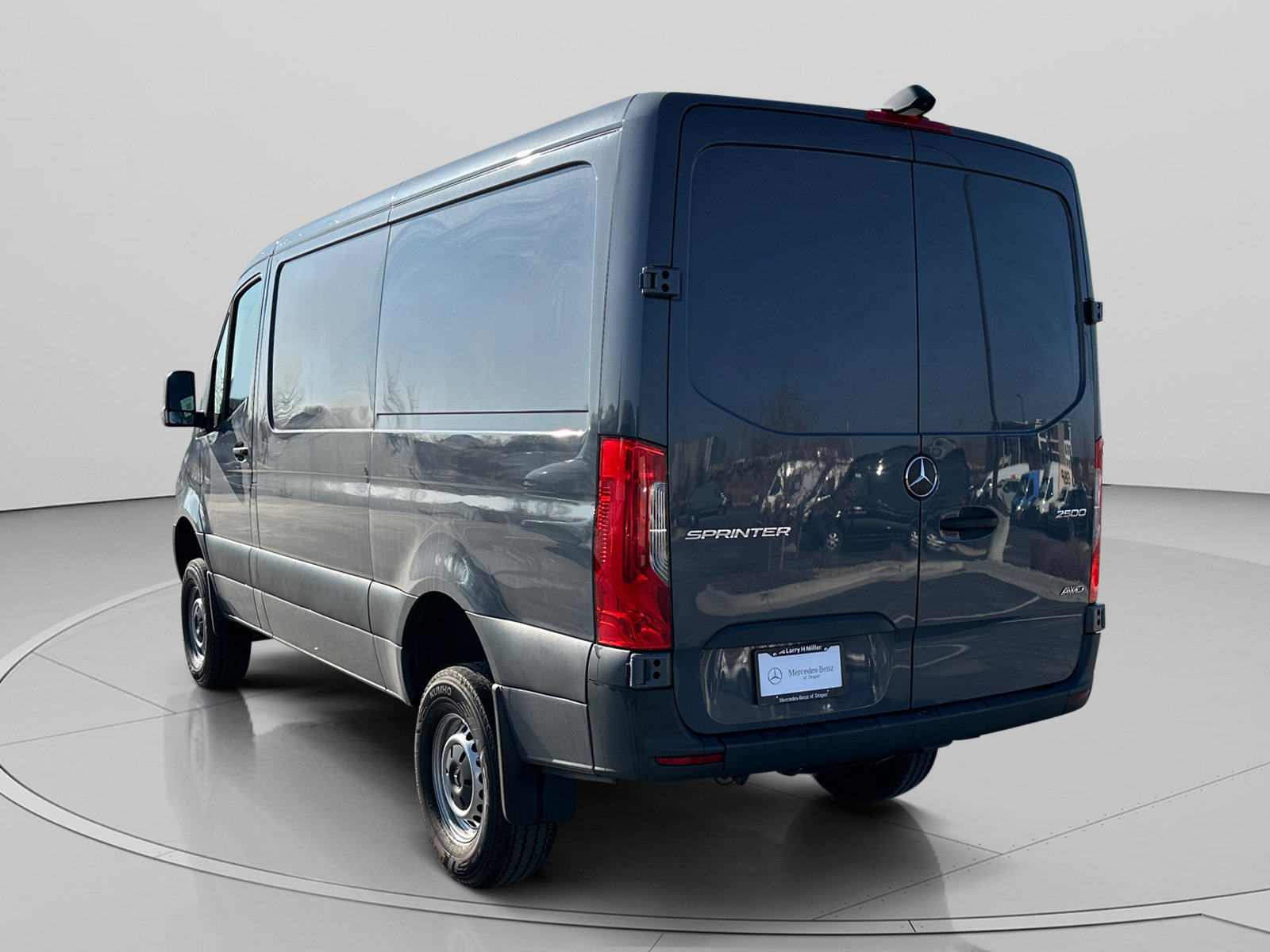 Used 2025 Mercedes-Benz Sprinter 2500 image 7