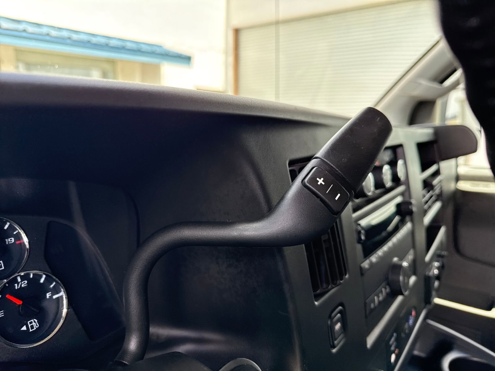 Used 2022 Chevrolet Express 2500 Extended w/ Driver Convenience Package RWD image 23