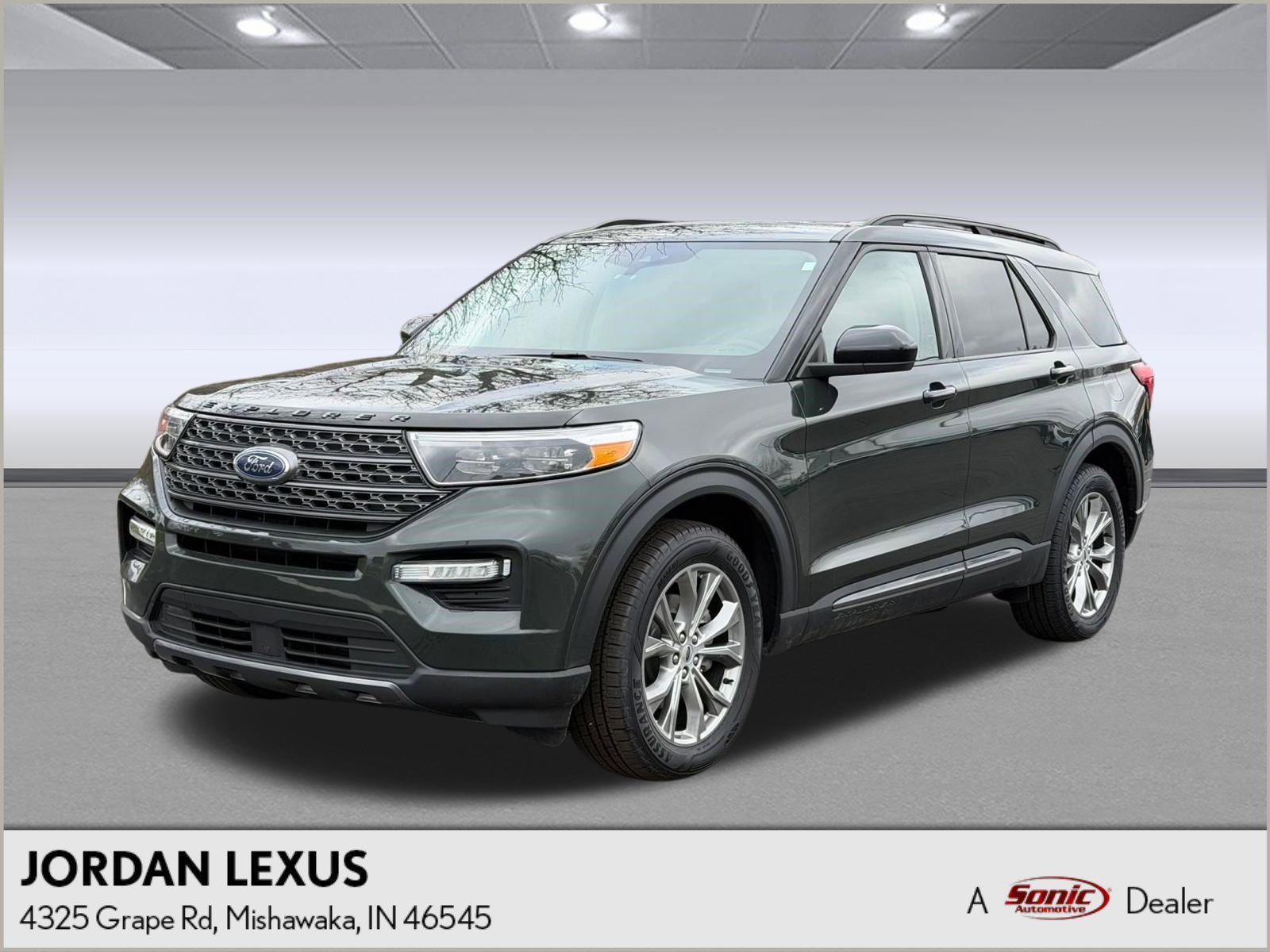 Used 2022 Ford Explorer XLT w/ Equipment Group 202A image 1