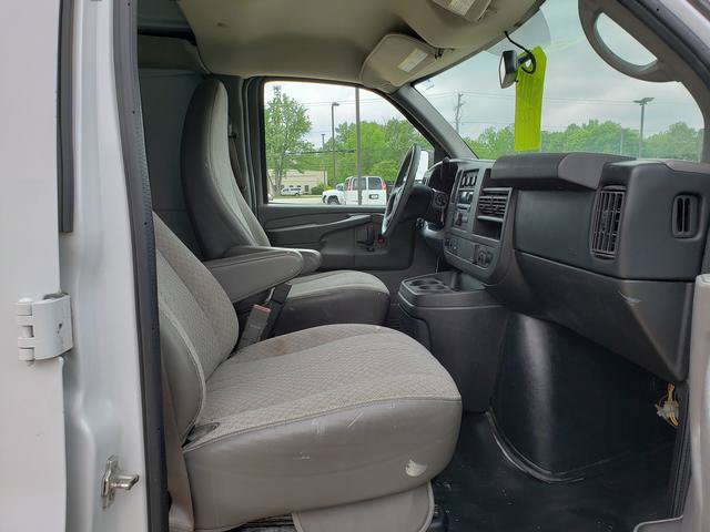 Used 2015 Chevrolet Express 2500 RWD image 15