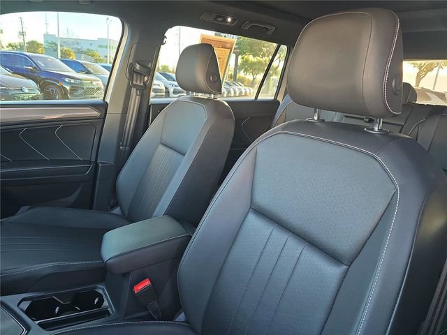 Used 2023 Volkswagen Tiguan SE R-Line image 16