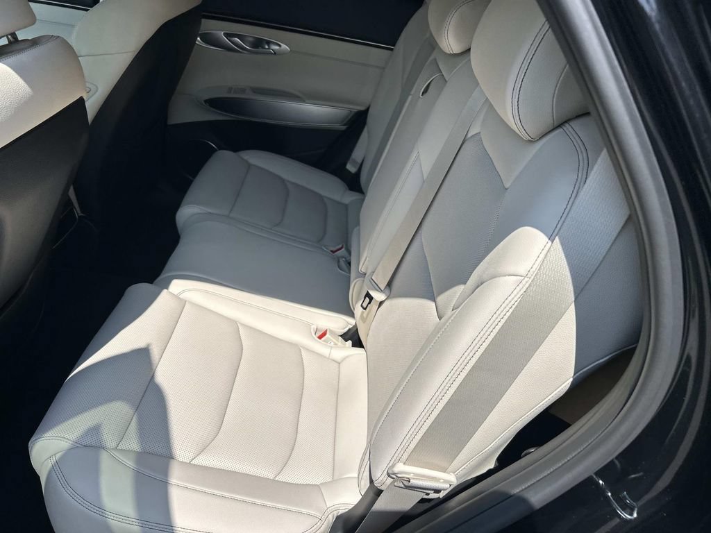 New 2027 Genesis GV70 2.5T Select AWD/4WD image 21