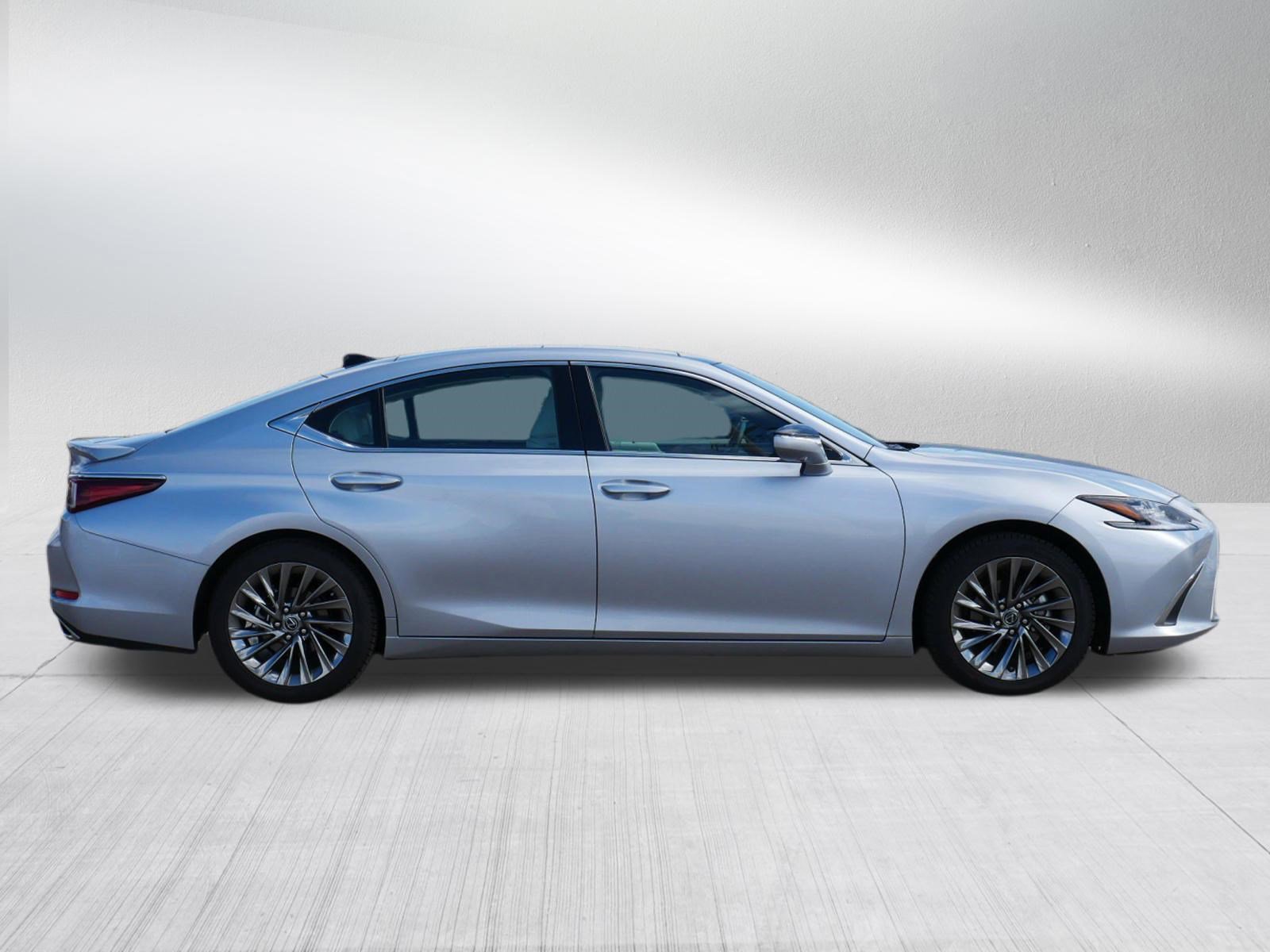 Used 2025 Lexus ES 350 Ultra Luxury image 6