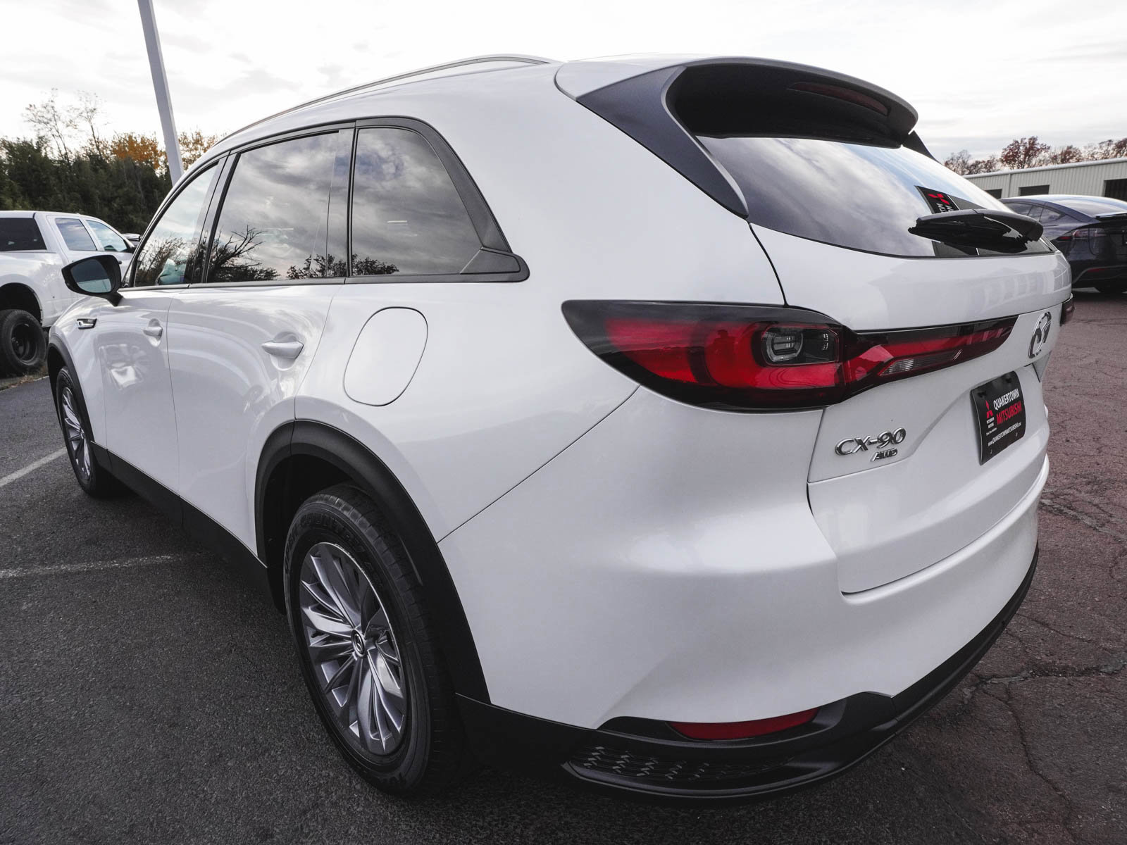 Used 2024 MAZDA CX-90 Plug-In Hybrid w/ Preferred image 7