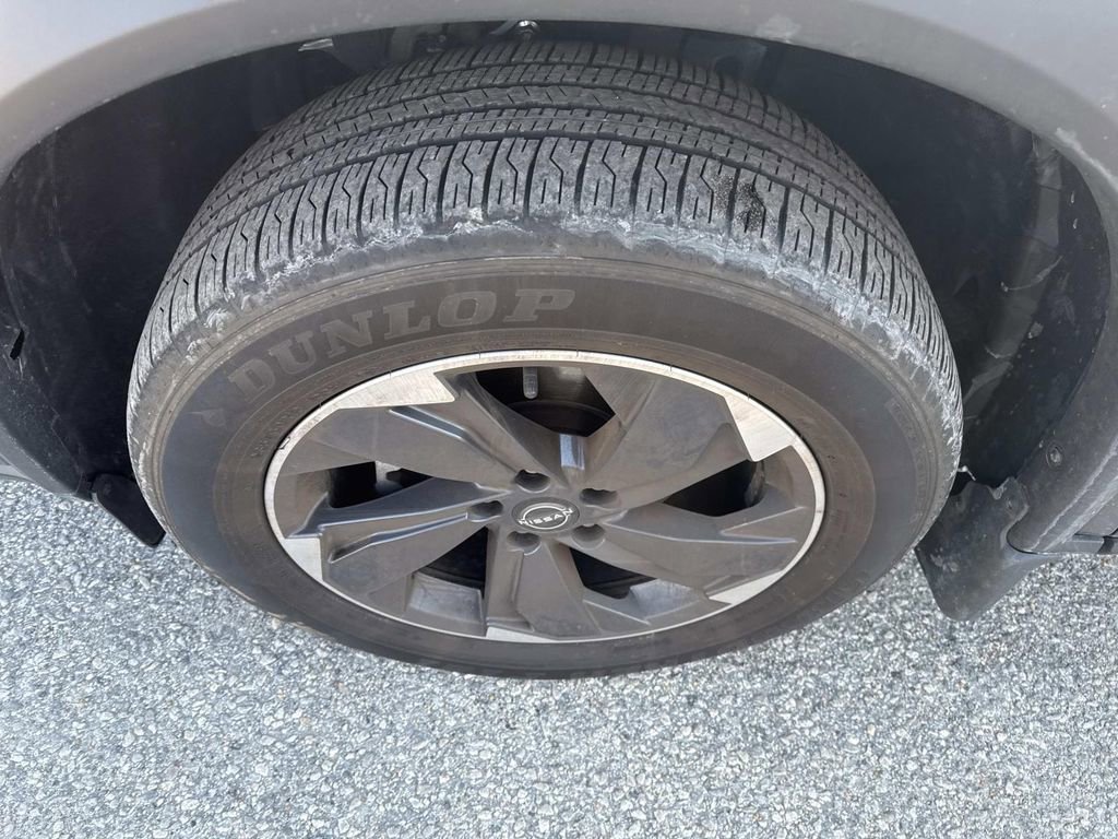 Used 2024 Nissan Rogue SV w/ SV Premium Package image 11