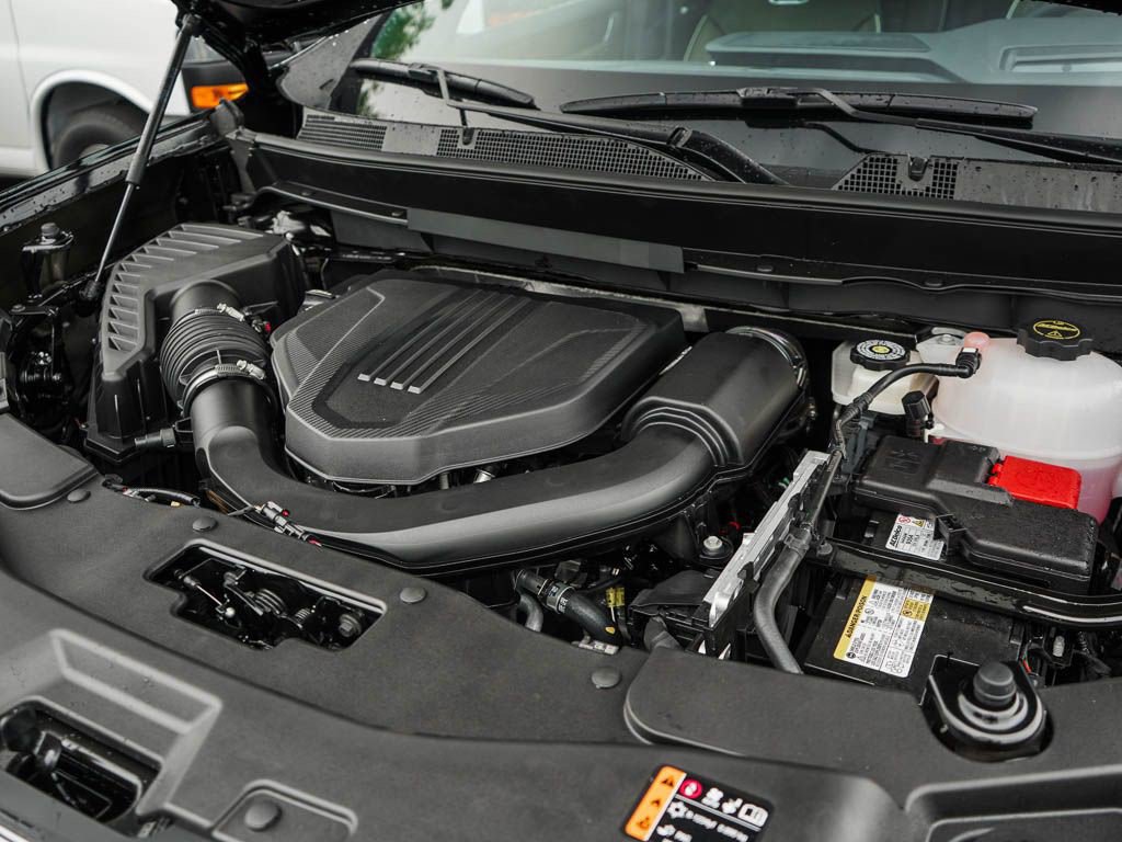 New 2027 GMC Acadia Denali Ultimate w/ LPO, Floor Liner Package AWD/4WD image 7