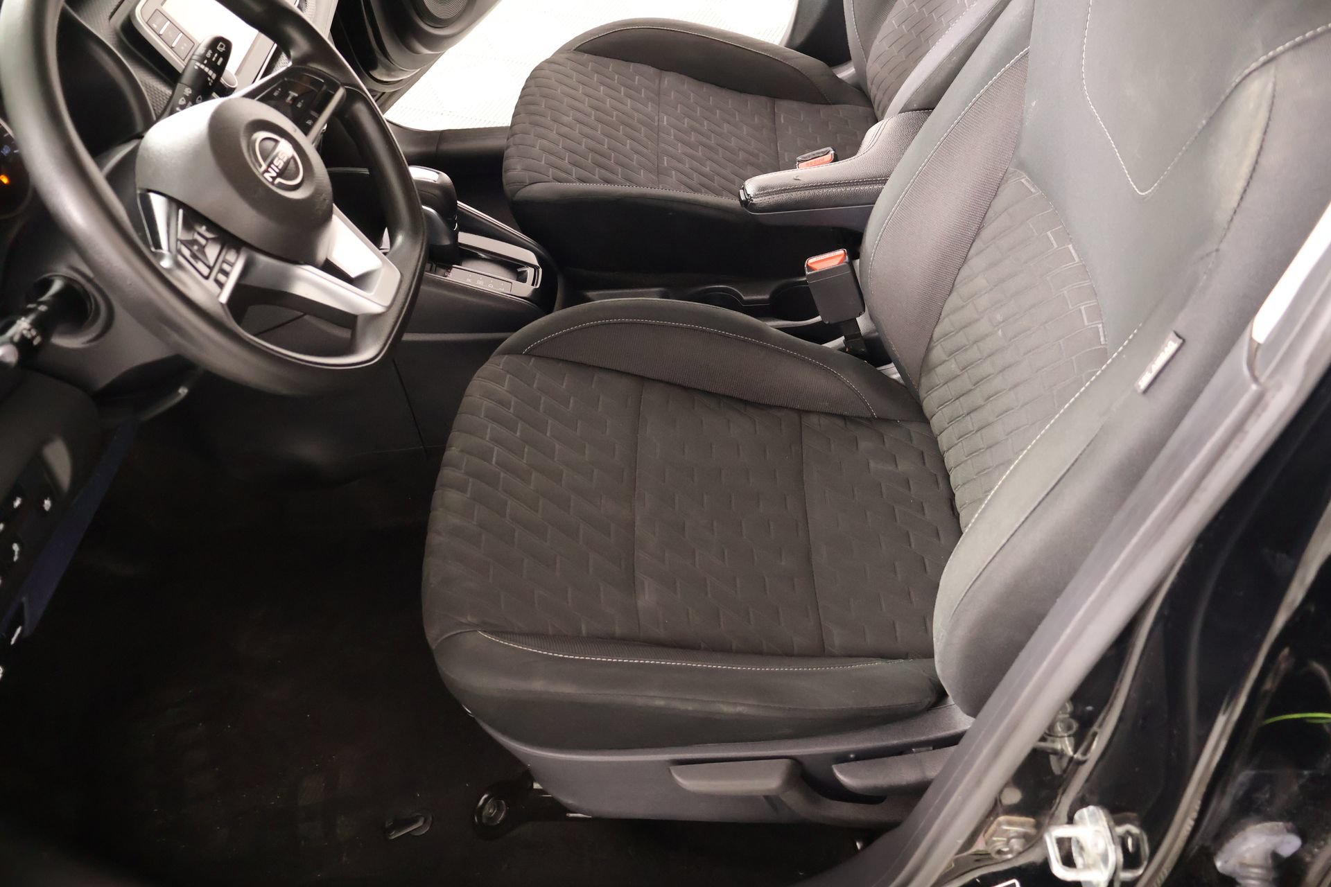 Used 2022 Nissan Kicks S FWD image 10