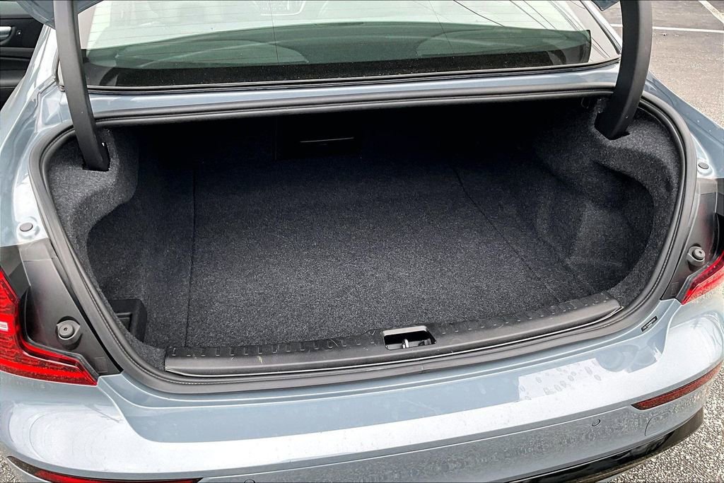 Used 2024 Volvo S60 B5 Core image 46