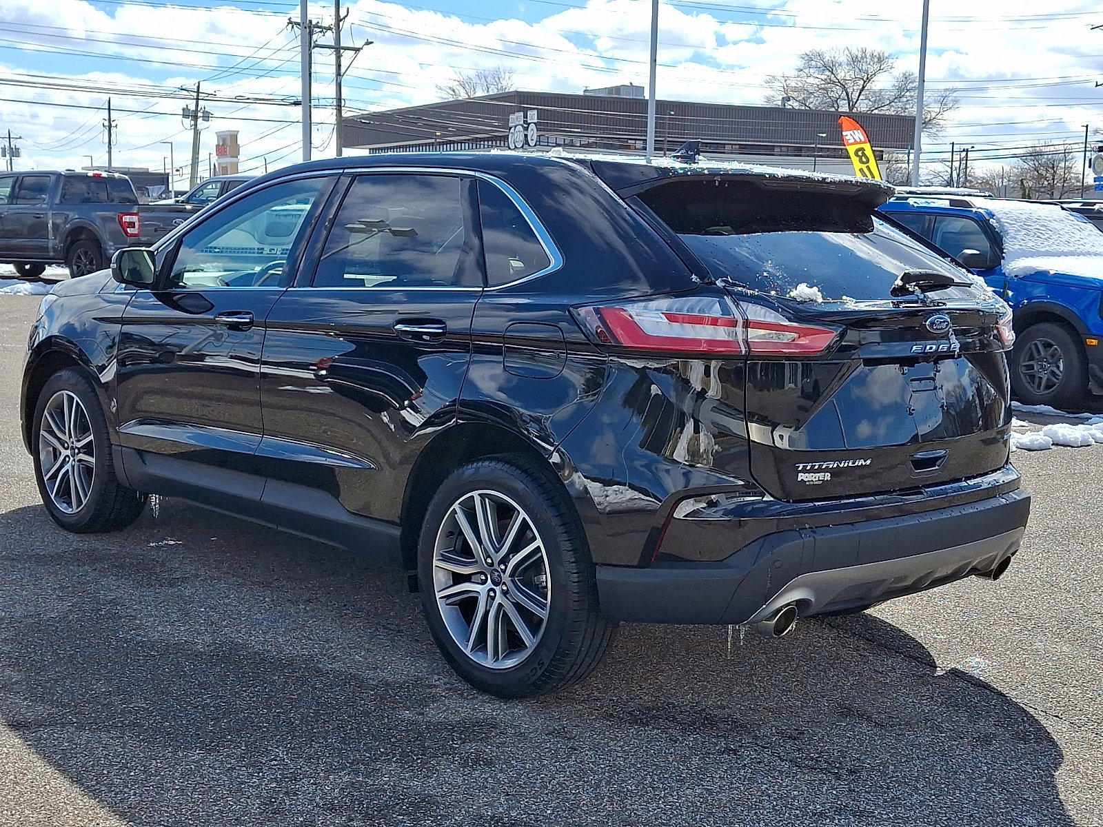 Used 2022 Ford Edge Titanium w/ Cargo Accessory Package image 7