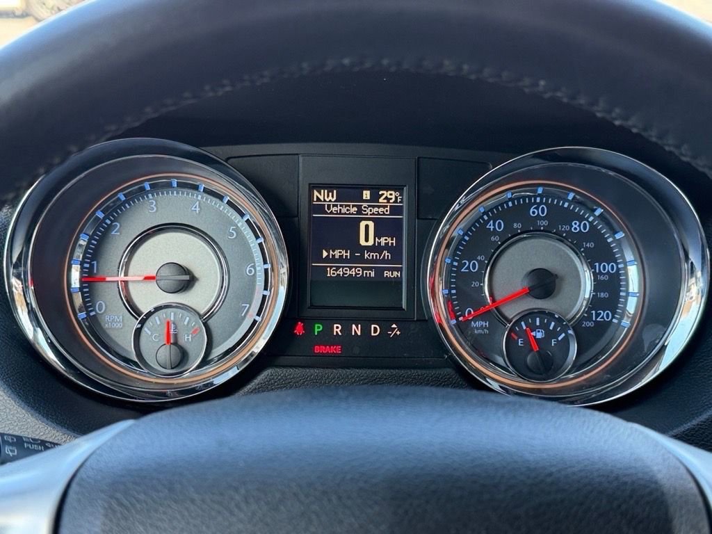 Used 2014 Chrysler Town & Country Touring image 21