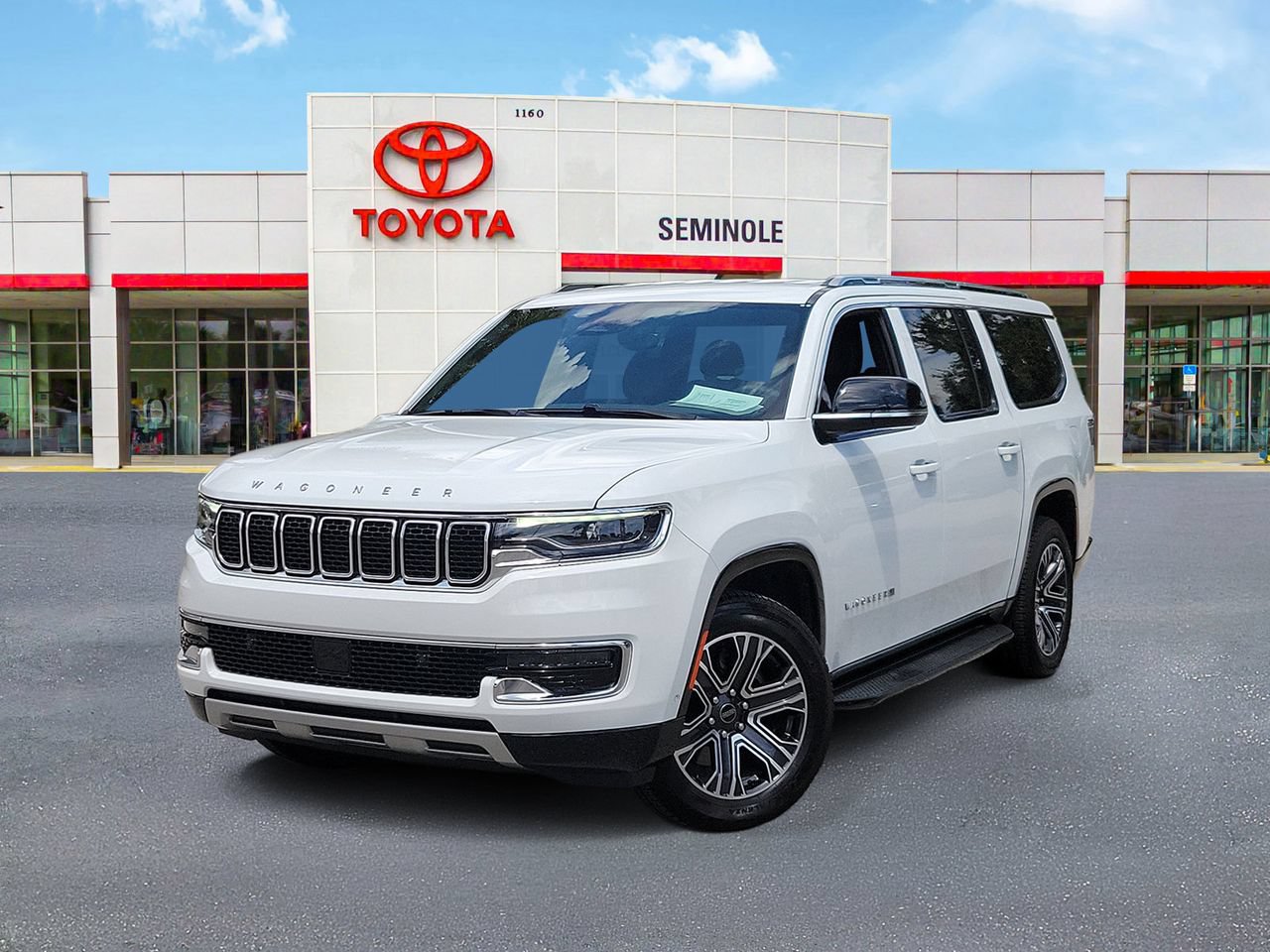 Used 2025 Jeep Wagoneer L Series II w/ 8-pass Seating Package