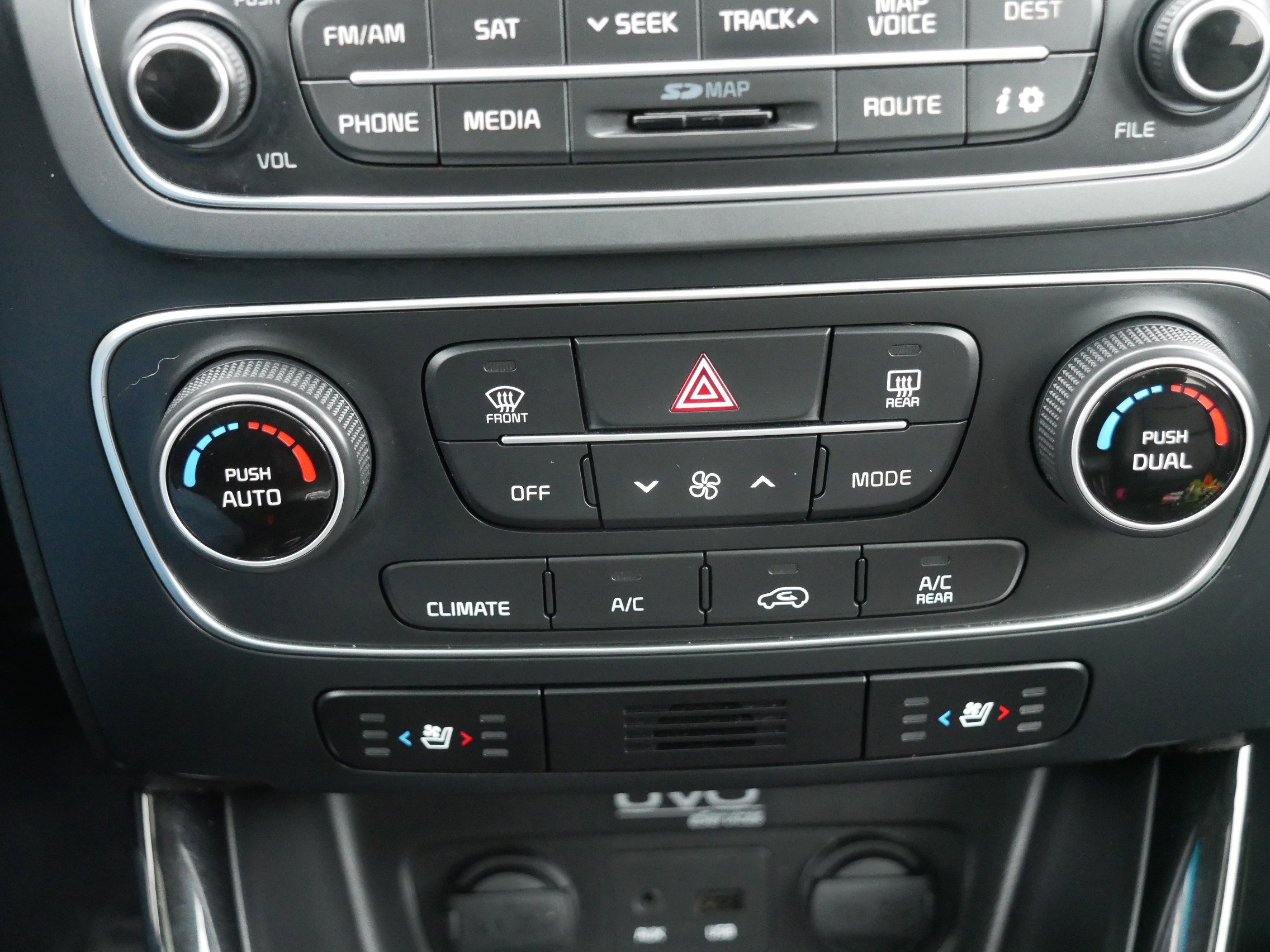 Used 2014 Kia Sorento SX w/ 3rd Row Package image 23