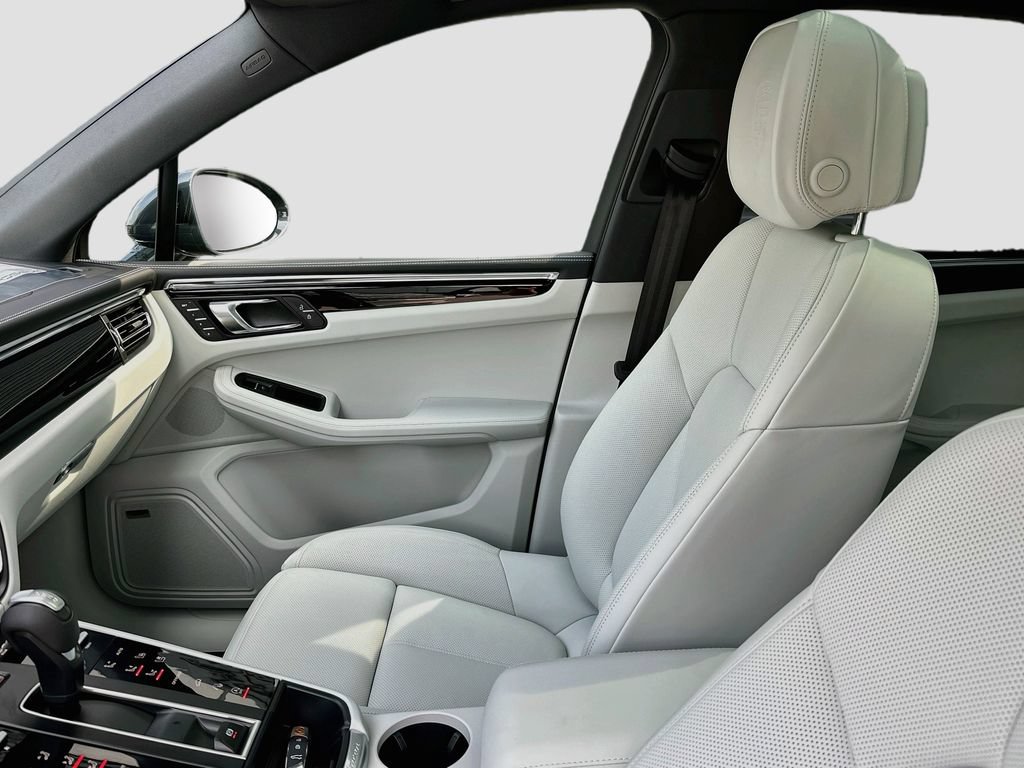 New 2026 Porsche Macan AWD/4WD image 26