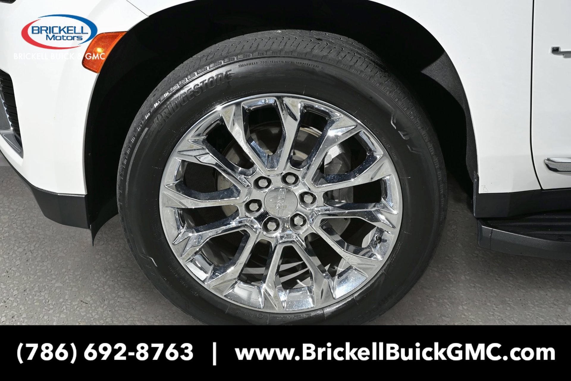 Used 2023 GMC Yukon XL SLT AWD/4WD image 42