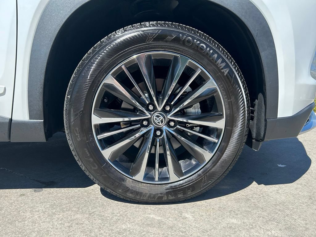 Used 2025 Toyota Grand Highlander AWD Hybrid image 33