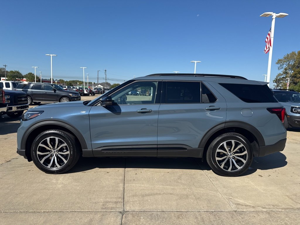 New 2025 Ford Explorer ST-Line image 3