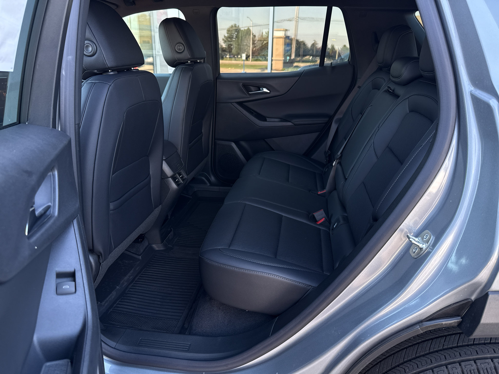 New 2027 Chevrolet Equinox LT w/ Convenience Package II AWD/4WD image 35