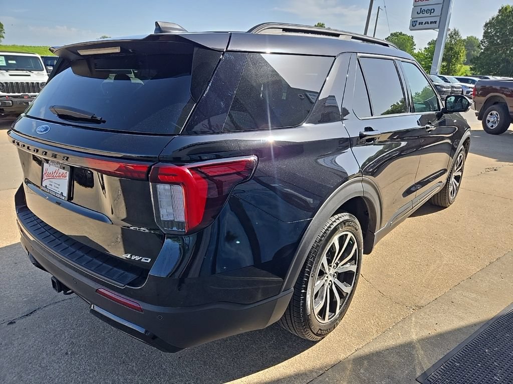 Used 2025 Ford Explorer ST-Line AWD/4WD image 12
