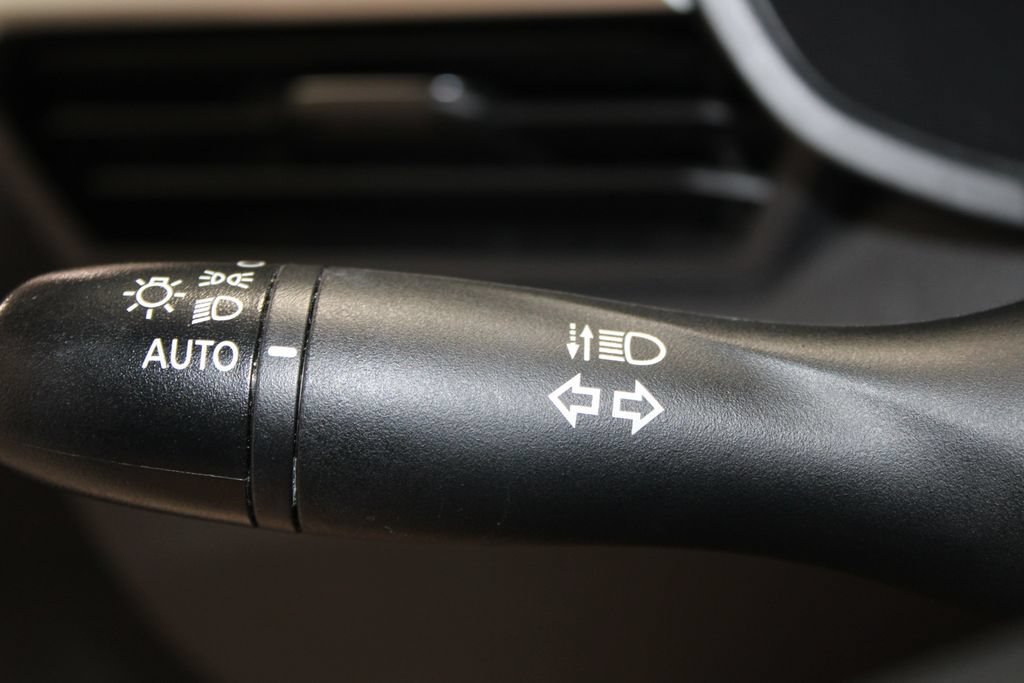 Used 2024 Nissan Altima 2.5 SV FWD image 43