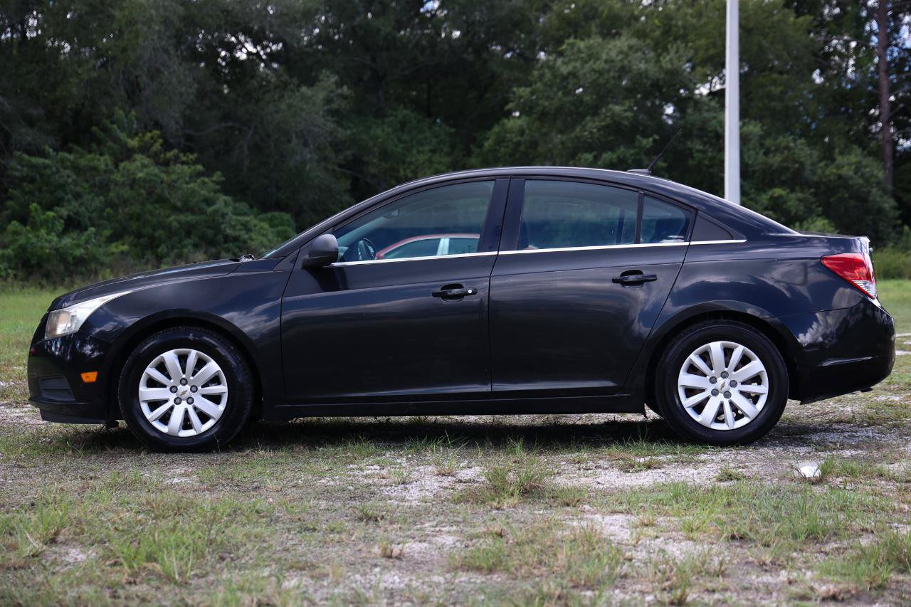 Used 2011 Chevrolet Cruze LS w/ Connectivity Package FWD image 3