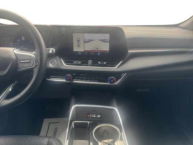 Used 2025 Chevrolet Equinox LT w/ Convenience Package II image 11