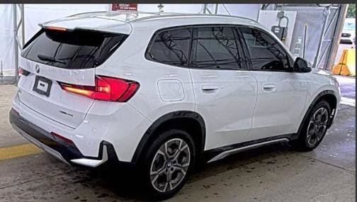 Used 2023 BMW X1 xDrive28i w/ Premium Package AWD/4WD image 4