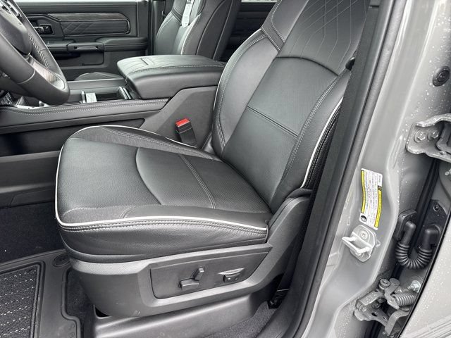 New 2026 RAM 3500 Limited AWD/4WD image 9