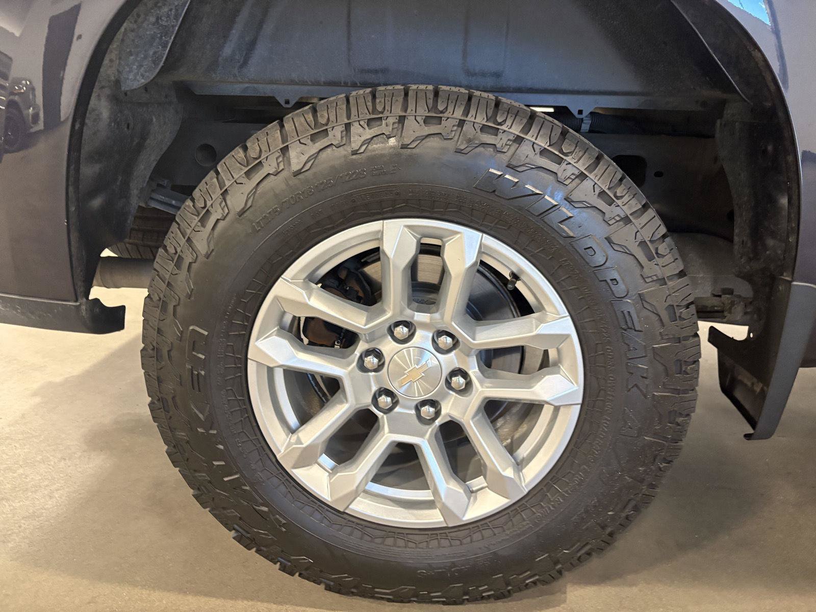 Used 2023 Chevrolet Silverado 1500 LT w/ Z71 Off-Road Package AWD/4WD image 51
