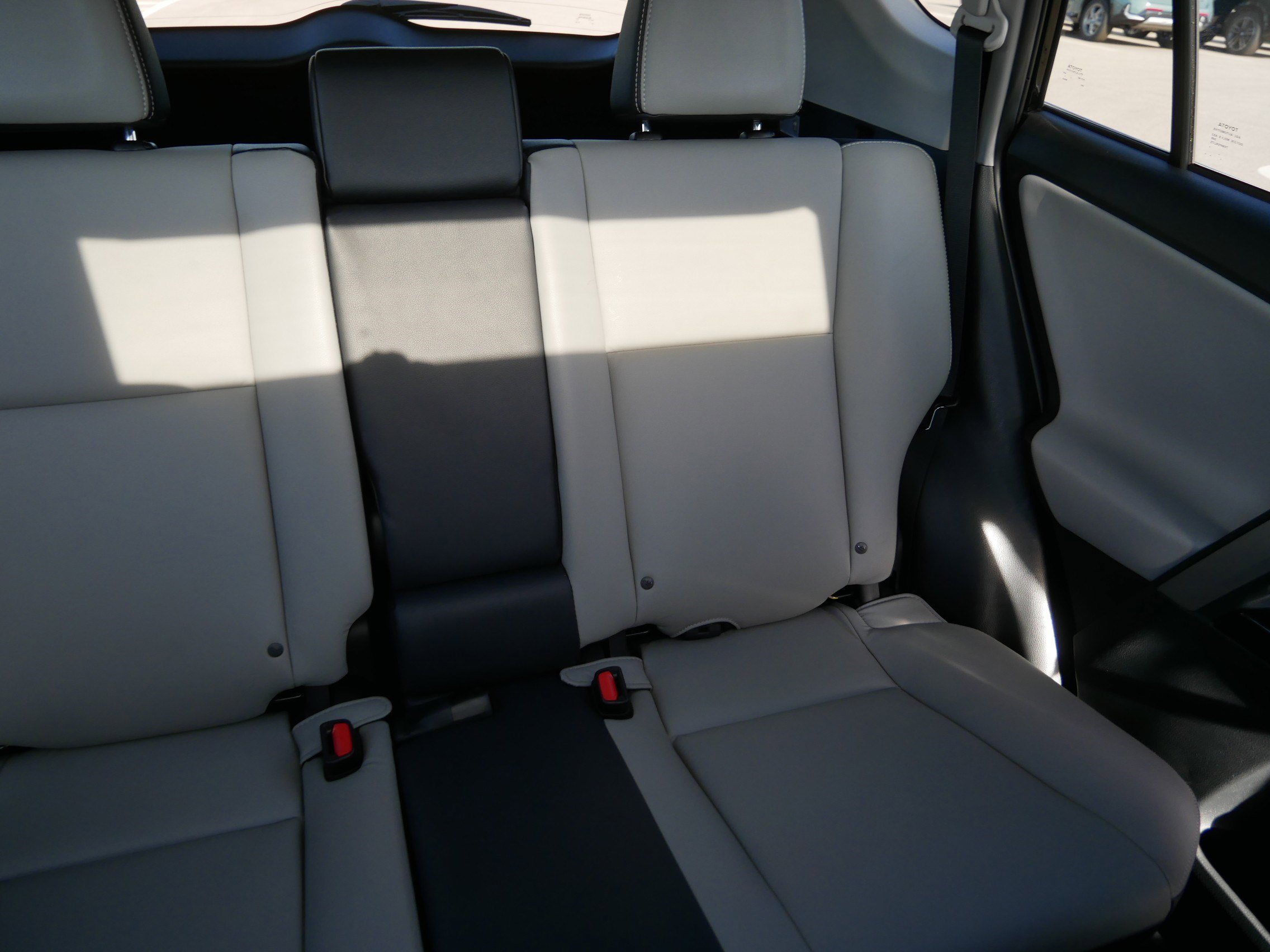 Used 2018 Toyota RAV4 Limited image 14