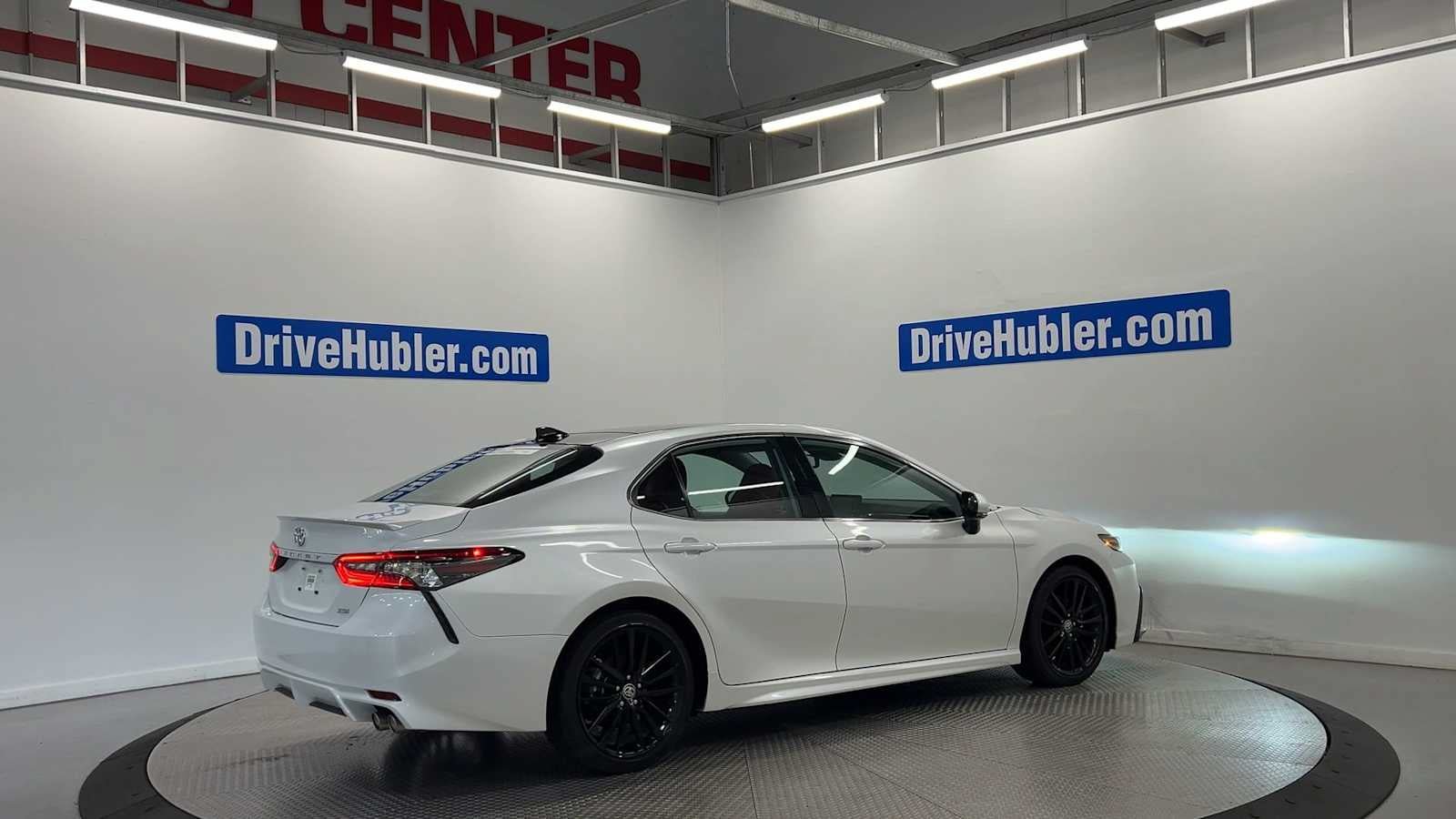 Used 2024 Toyota Camry XSE FWD image 7