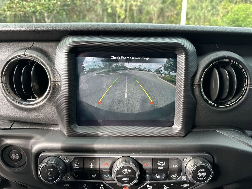 Used 2020 Jeep Wrangler Unlimited Sahara image 21