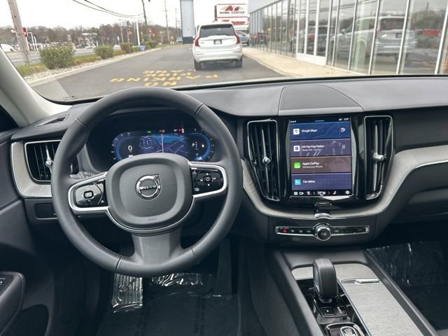 Certified 2025 Volvo XC60 B5 Plus image 18