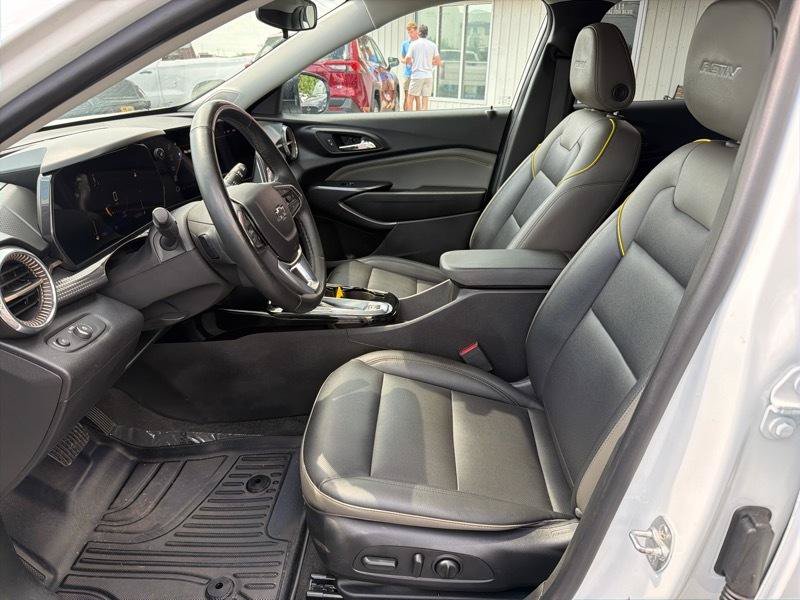 Used 2025 Chevrolet Trax ACTIV w/ Driver Confidence Package FWD image 11