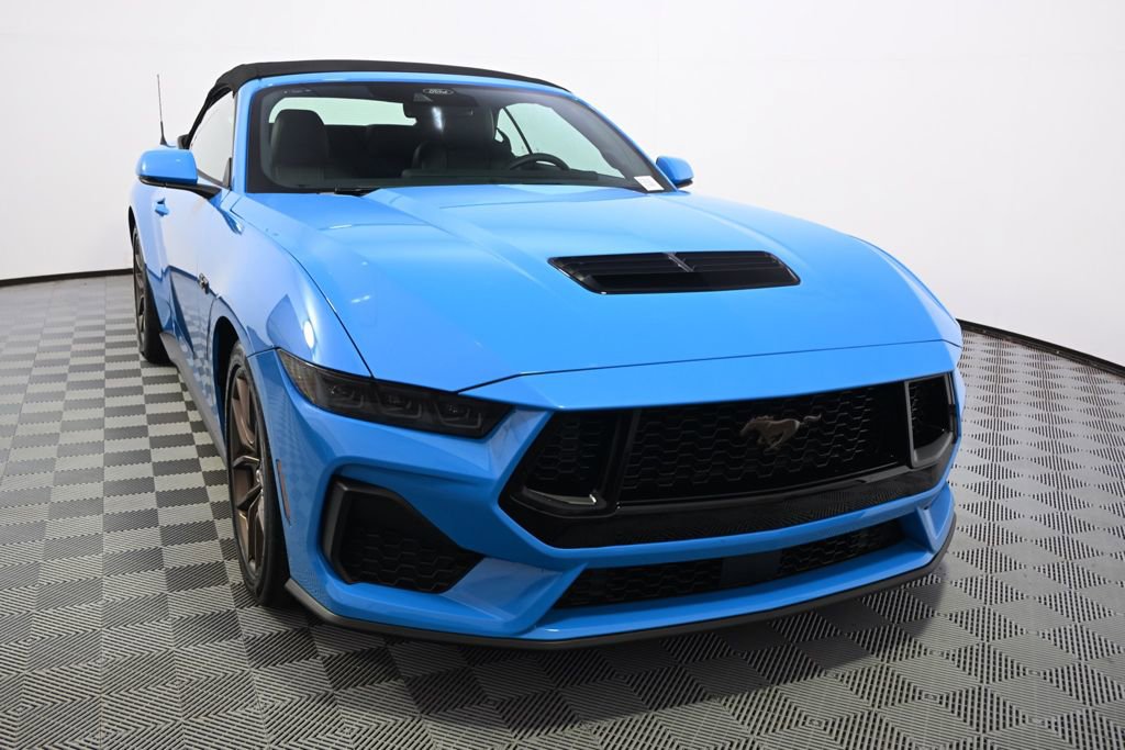 Used 2025 Ford Mustang GT Premium RWD image 9