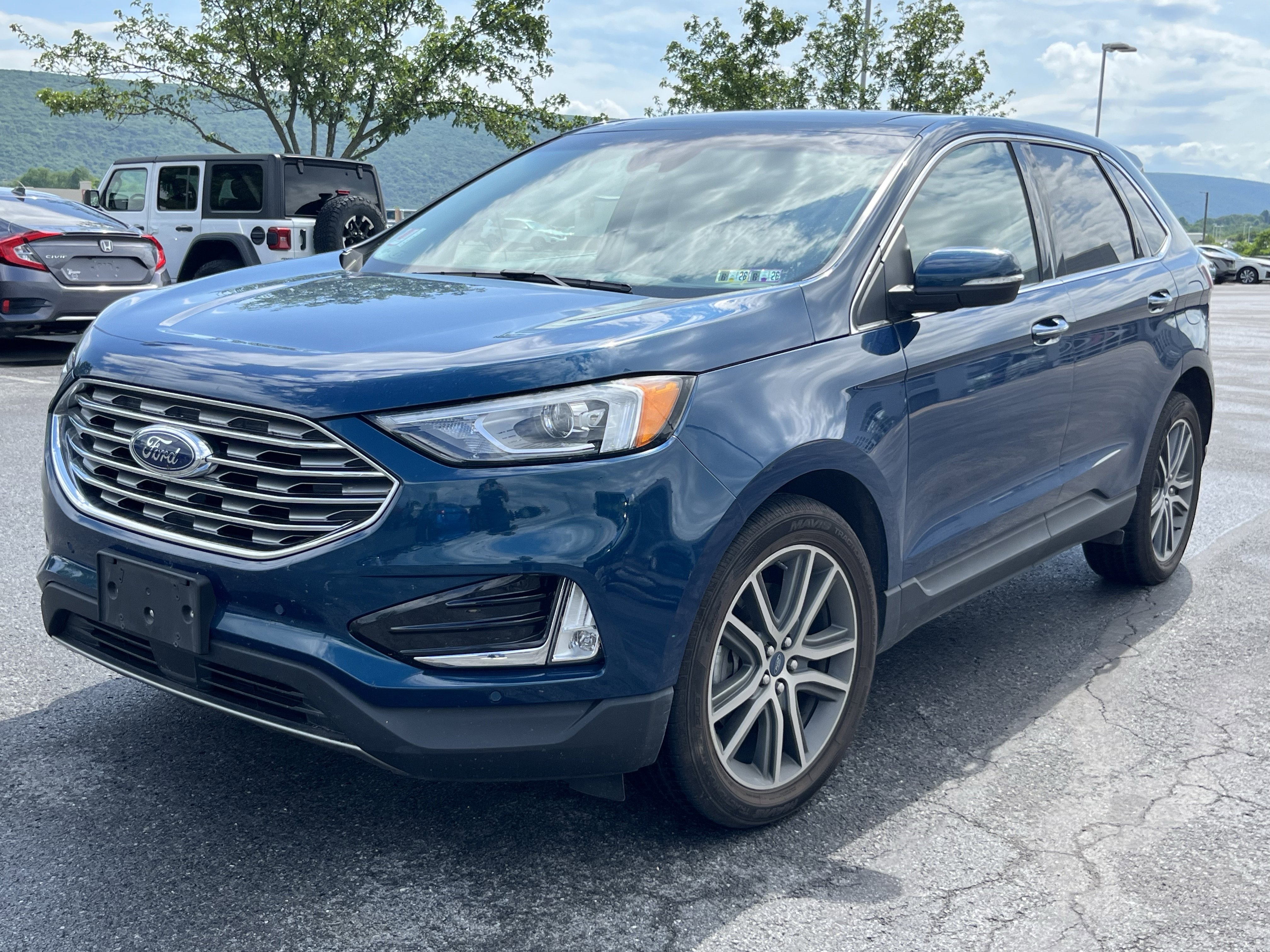 Used 2020 Ford Edge Titanium w/ Class II Trailer Tow Package AWD/4WD image 11