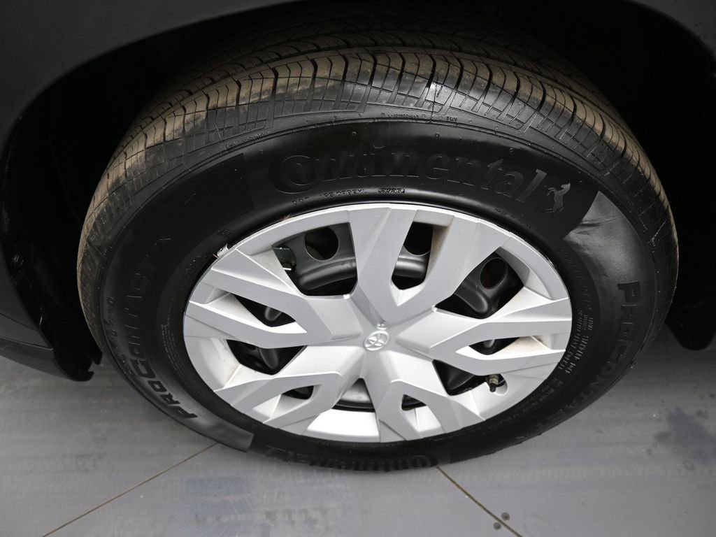 Certified 2025 Toyota Corolla Cross L image 14