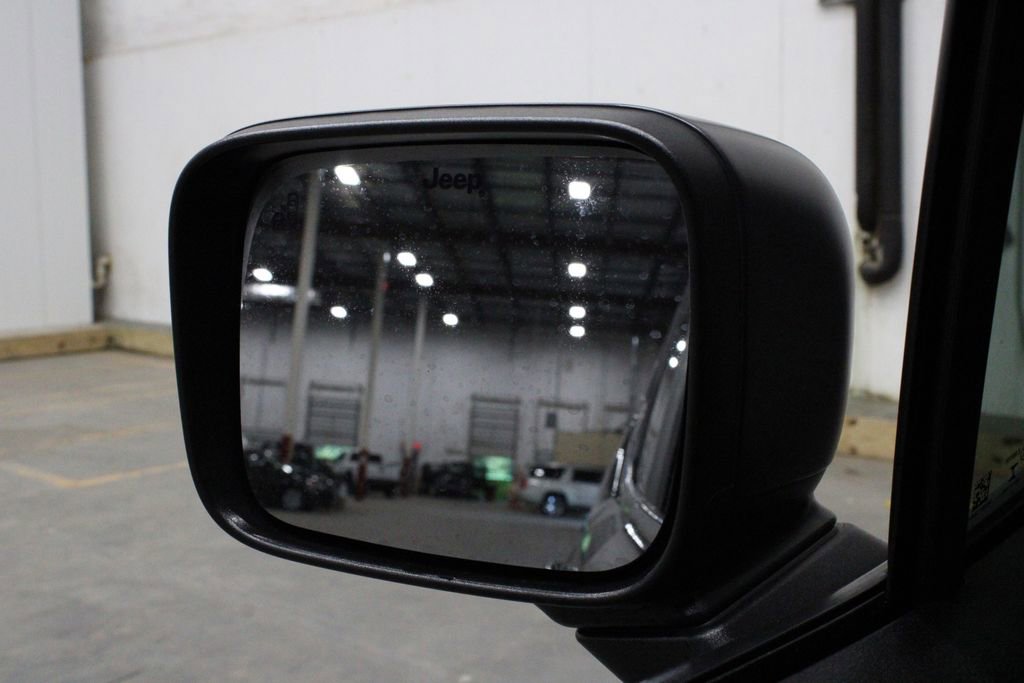 Used 2021 Jeep Renegade Latitude image 39