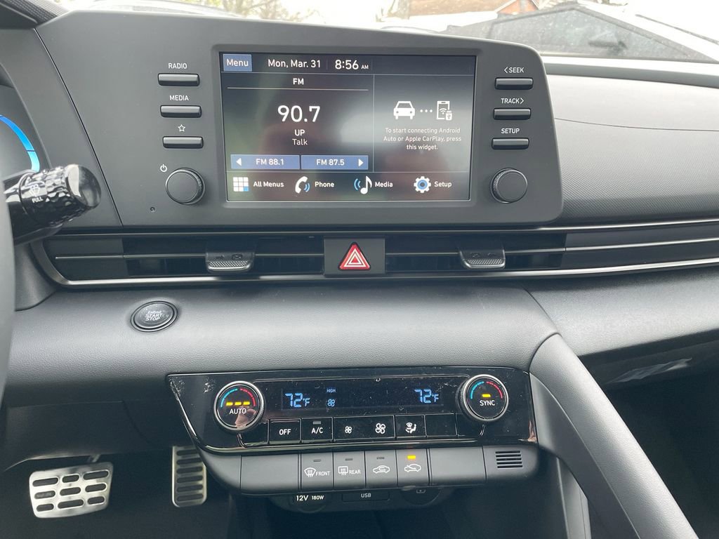 Certified 2025 Hyundai Elantra Sport image 46