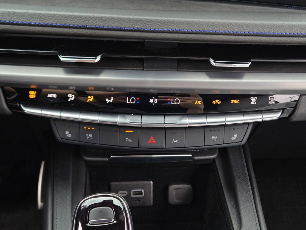 Used 2024 Cadillac XT4 Sport FWD image 24