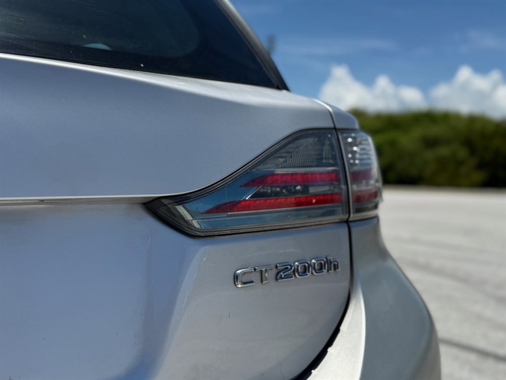 Used 2012 Lexus CT 200h Premium w/ Premium Audio Pkg image 18