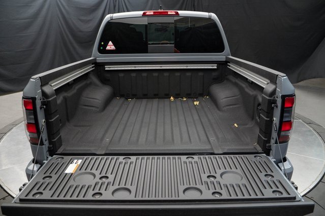 Used 2025 Nissan Frontier PRO-4X w/ Pro Convenience Package image 15